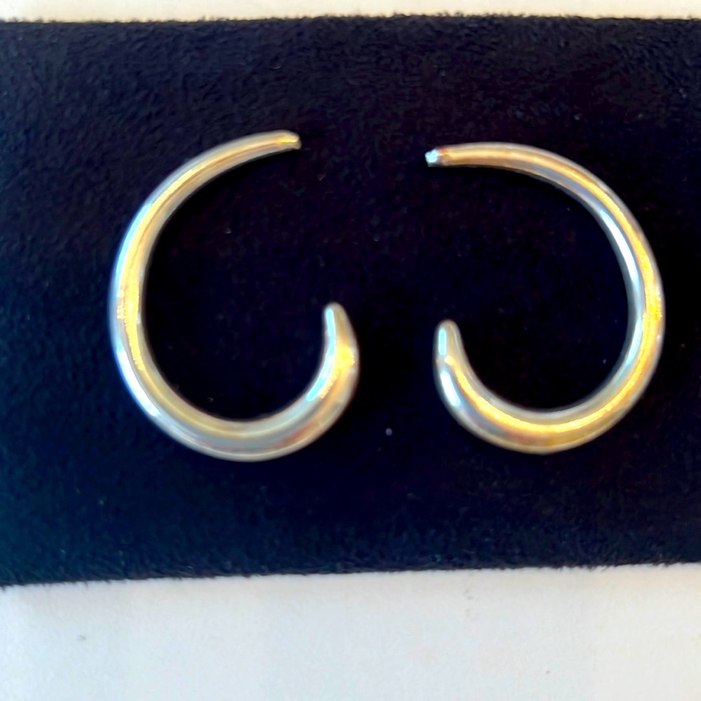 Silver Hoop Earrings 1.25 inches long, preloved - Picture 1 of 5